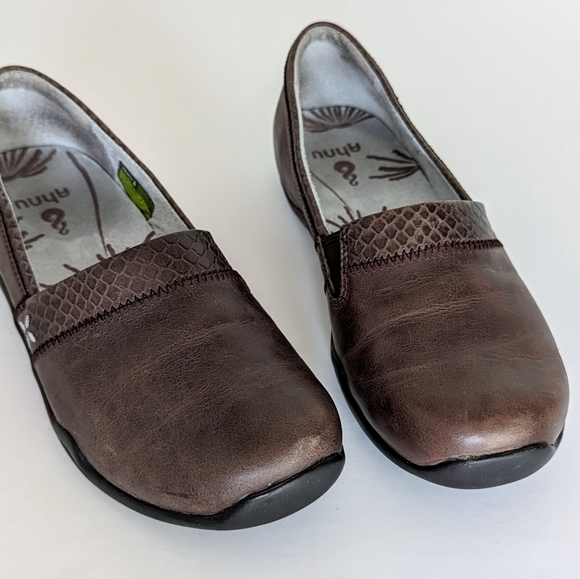 Ahnu Jackie Slip On Brown Leather Shoes - Picture 10 of 11
